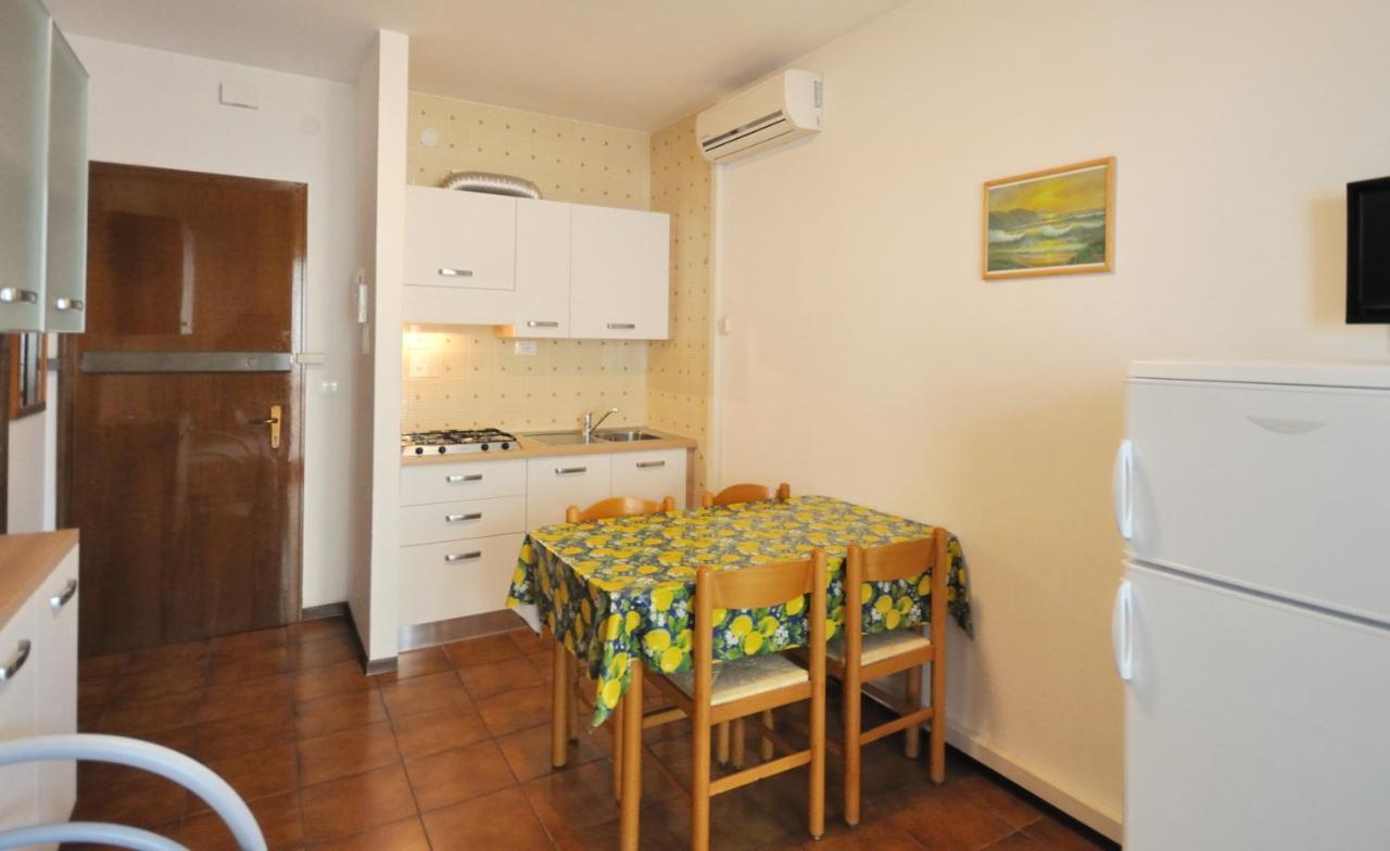 Condominio Tiziano B بيبيوني المظهر الخارجي الصورة