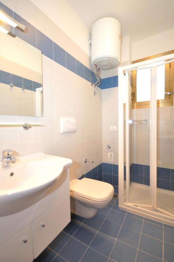 Condominio Tiziano B بيبيوني المظهر الخارجي الصورة